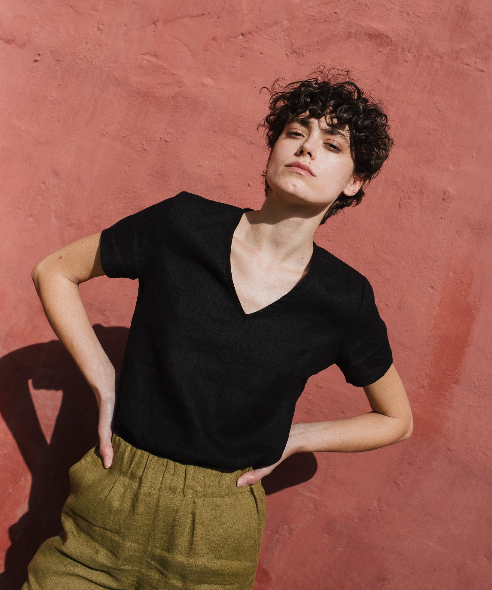LUCA V-neck fitted linen top - notperfectlinen