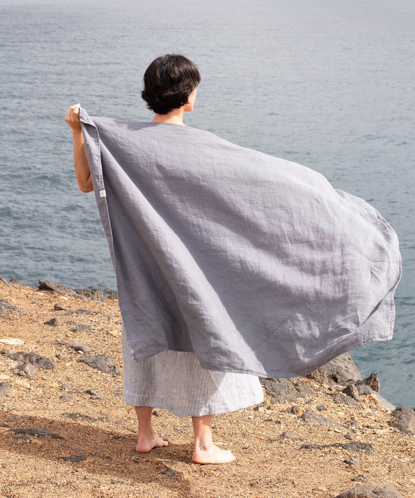 notPERFECTLINEN-Waffle-Bath-Towel-Dark_Grey_Graphite