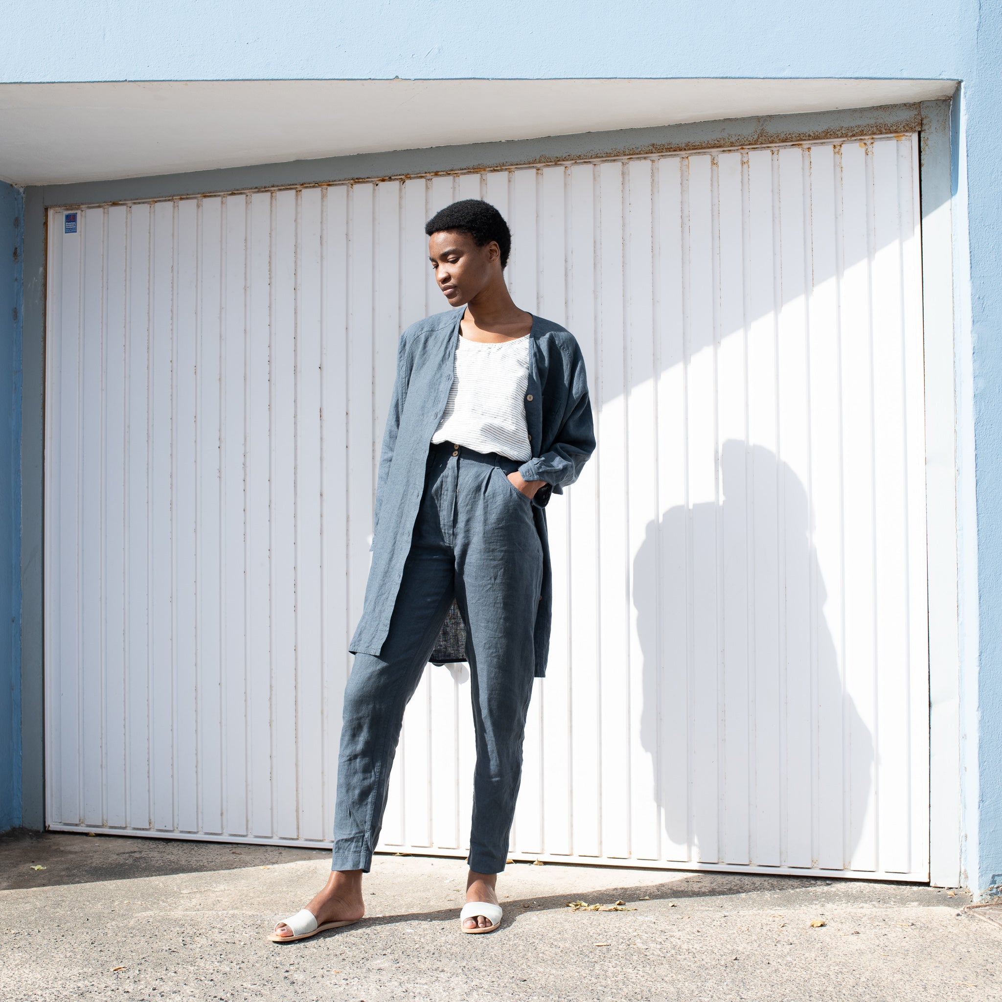 R: DAMME high-waisted pleated front linen pants (Size: XS; Color: Charcoal Blue) - notperfectlinen