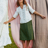 R: ISLA elbow sleeve linen top (Size: L; Color: Admiral Blue)