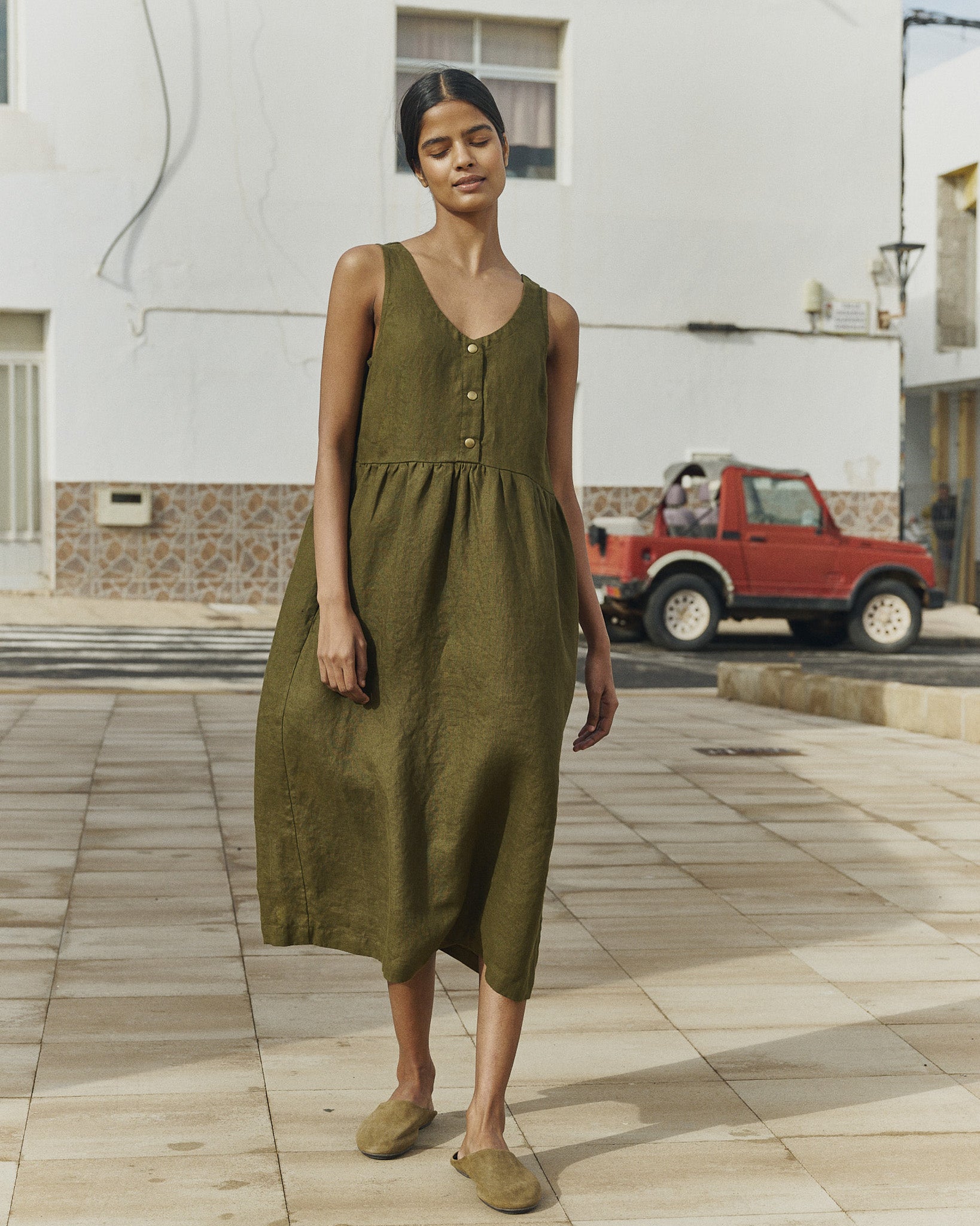 VALLEY front brass snaps linen dress VALLEY front brass snaps linen dress