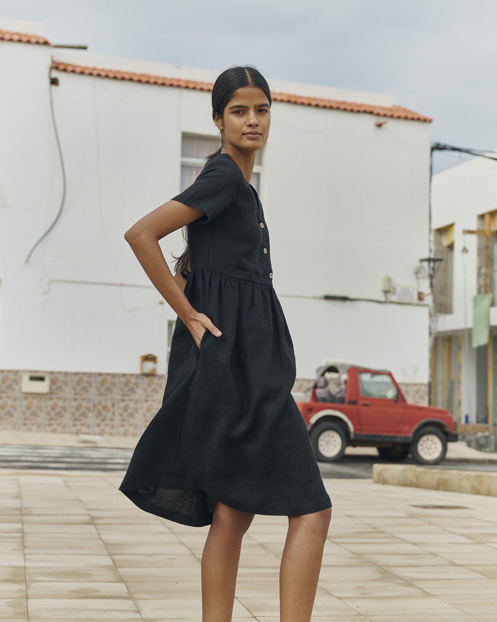 SYMI V-neck linen dress