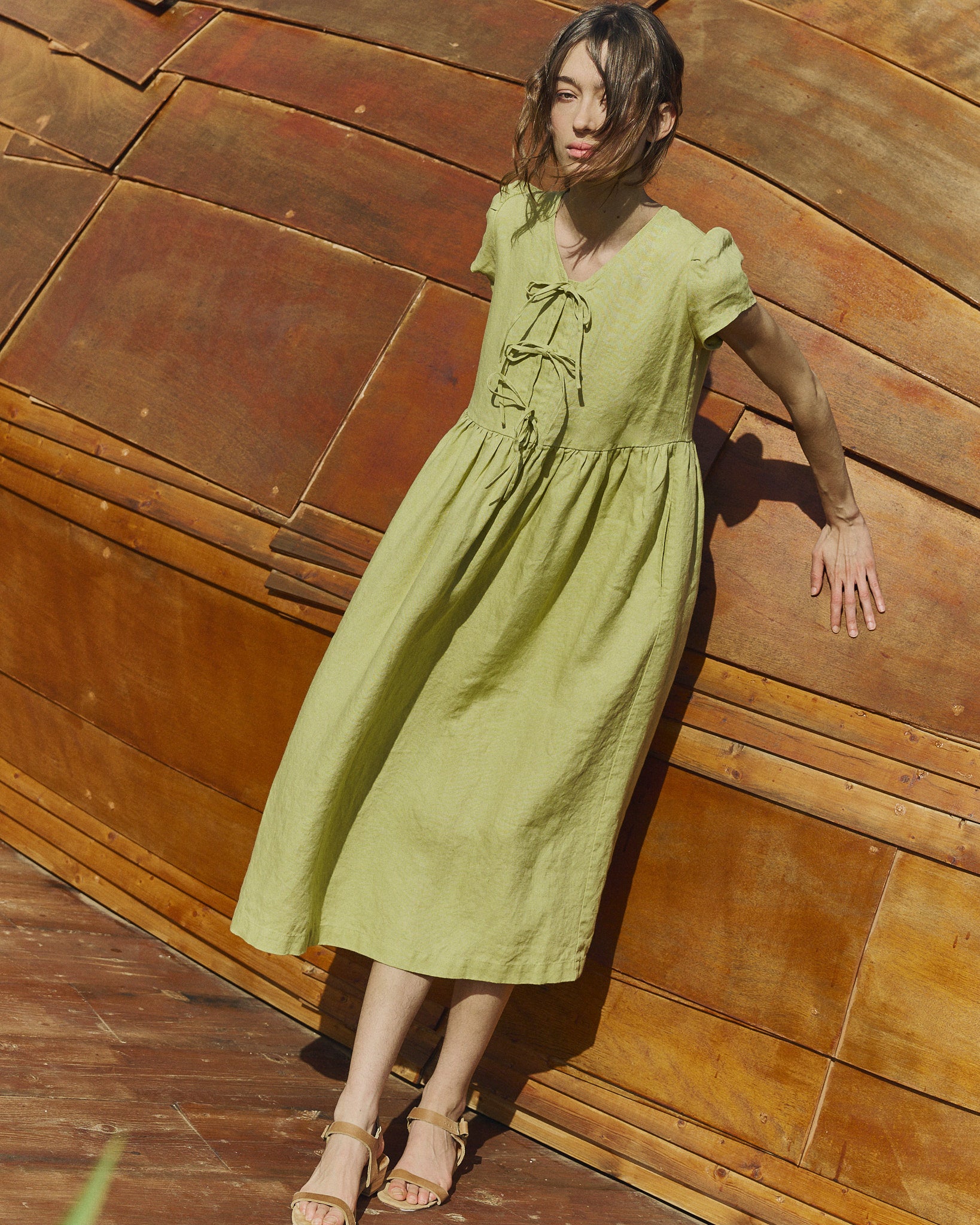 roots linen dress Have you ever worn linen while stepping into nature? It feels like coming back to your roots, because linen is nature, gently woven into something you can wear. @reivaille blue floral