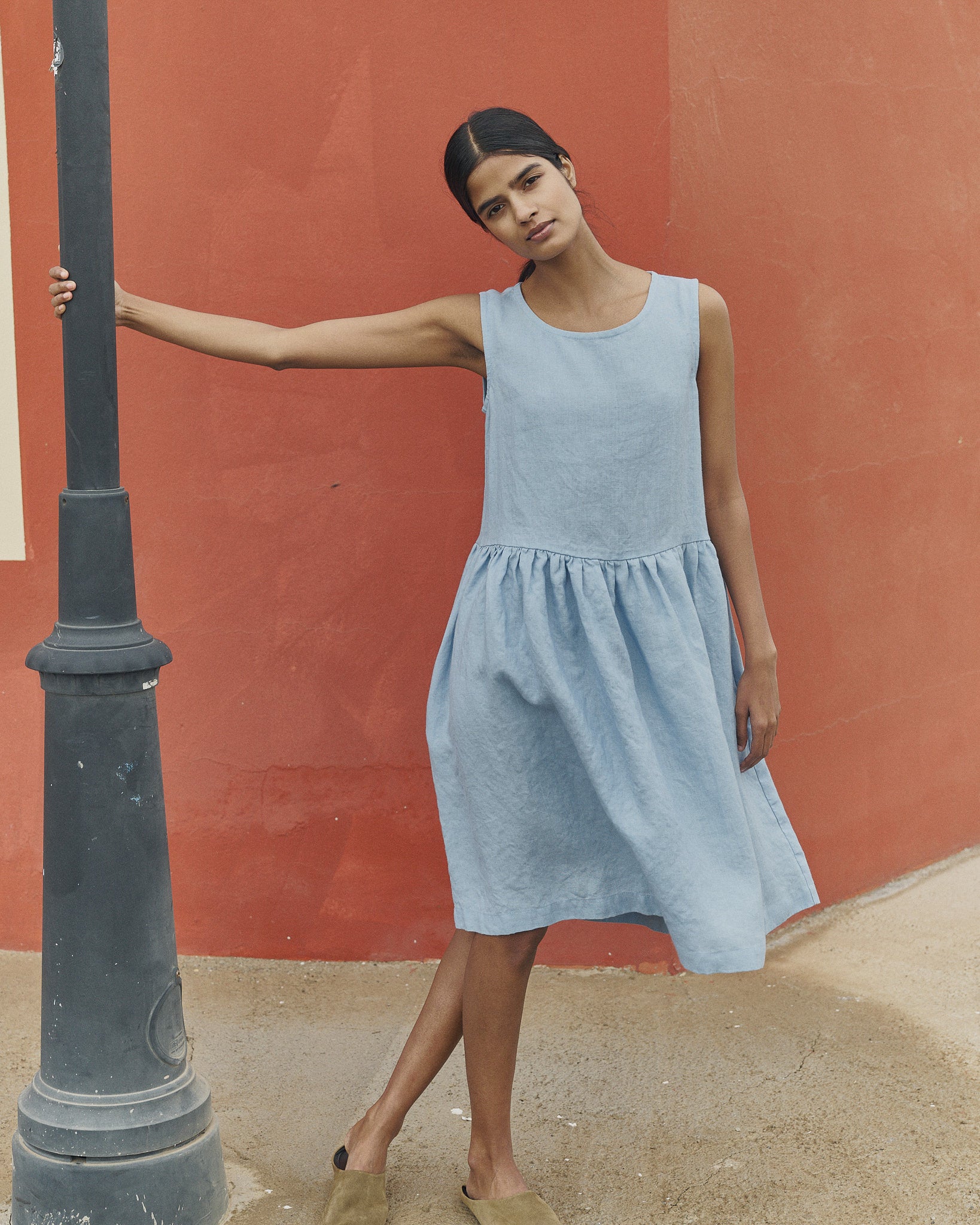 not perfect linen smock dress Loose Fitting Sleeveless Linen MIDI Dress SMOCK Indigo / M/L
