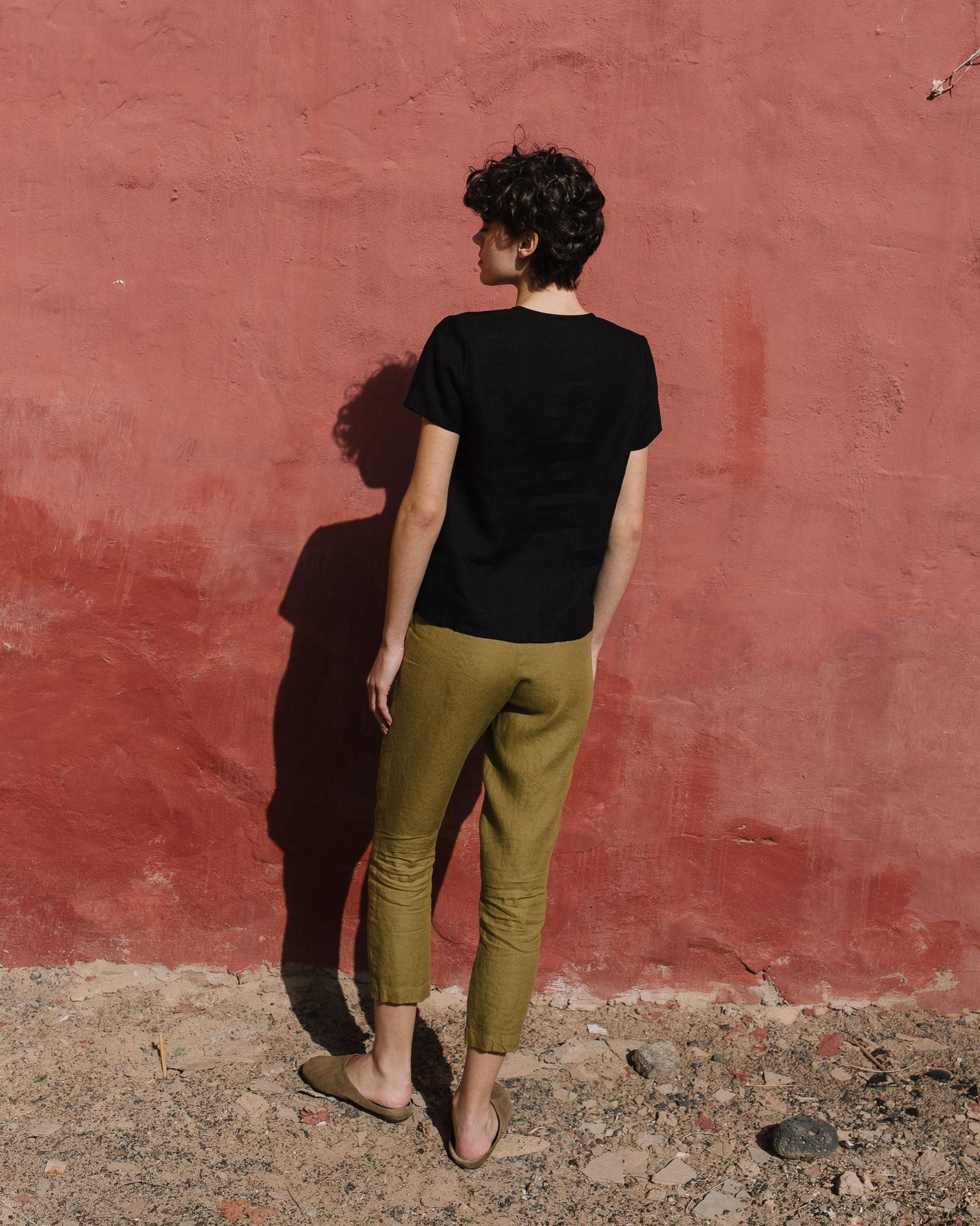 LUCA V-neck fitted linen top - notperfectlinen