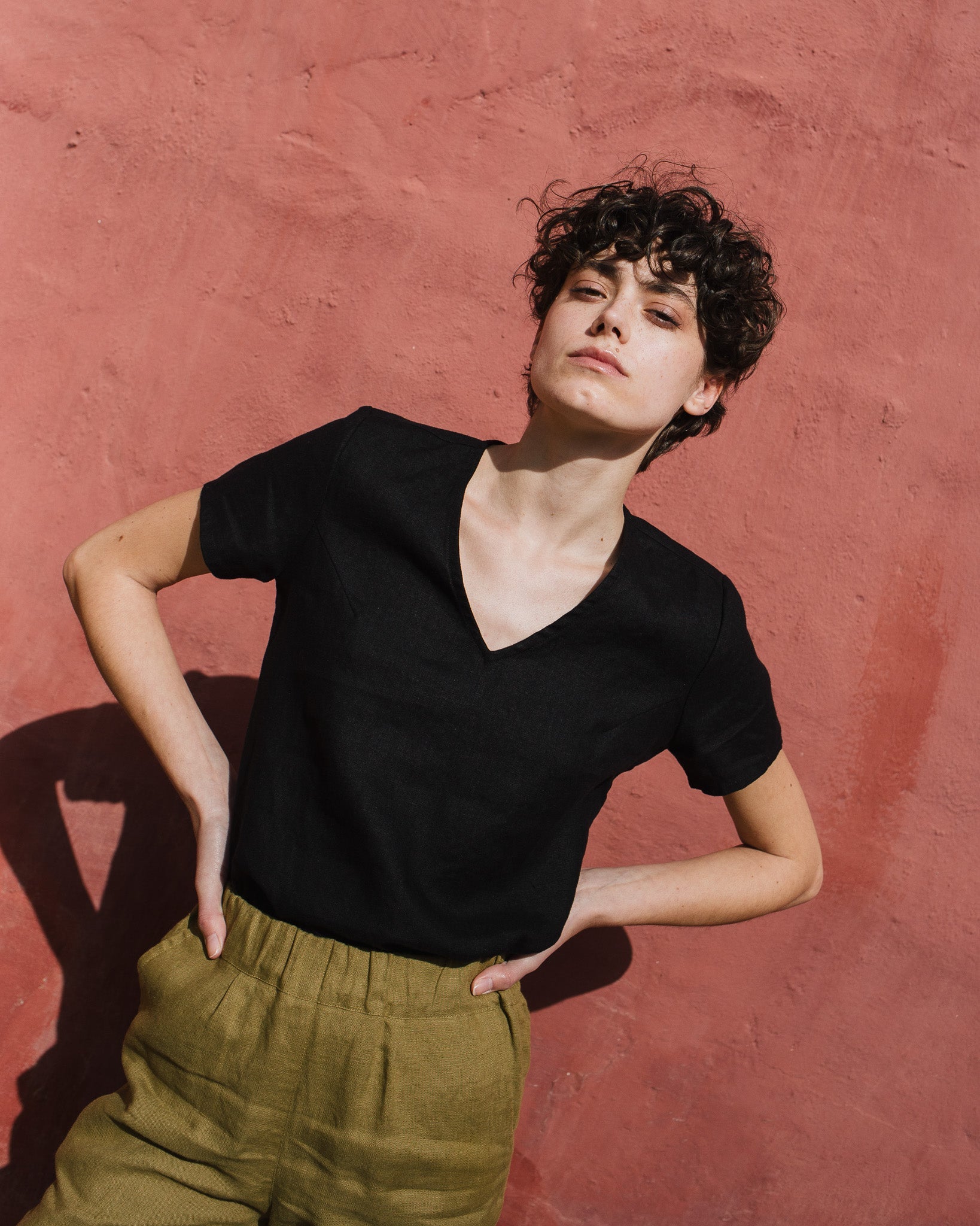 LUCA V-neck fitted linen top - notperfectlinen