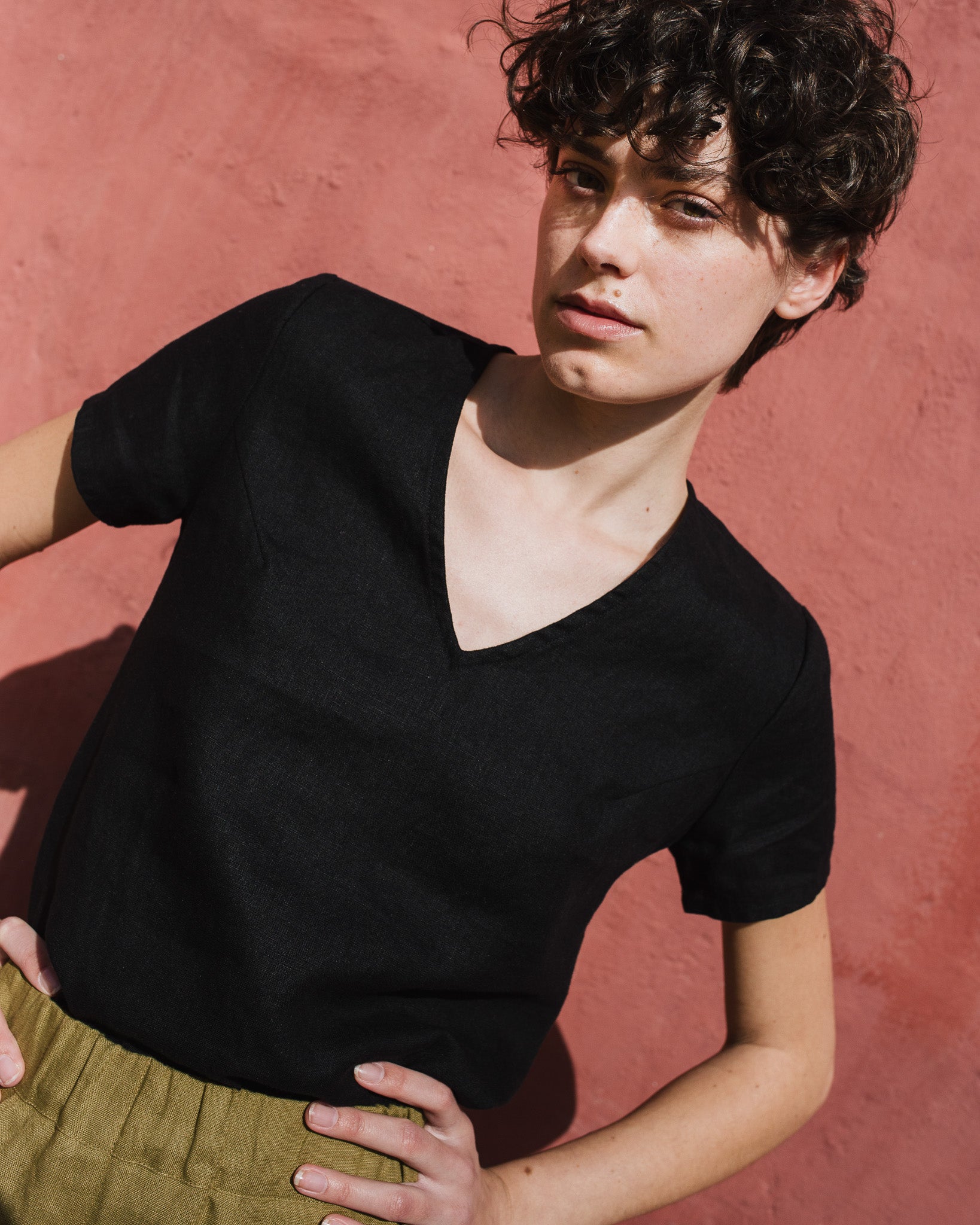 LUCA V-neck fitted linen top - notperfectlinen