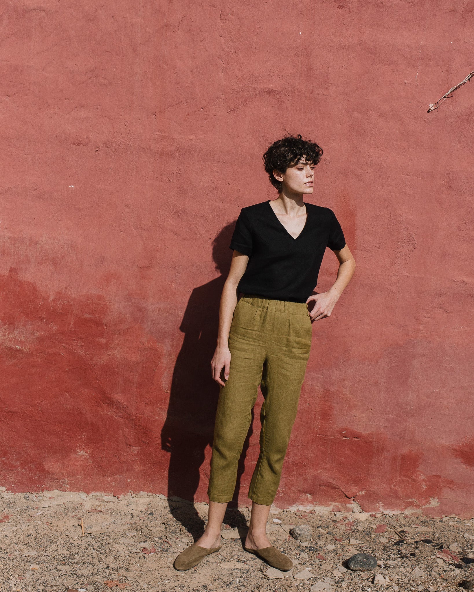 LUCA V-neck fitted linen top - notperfectlinen